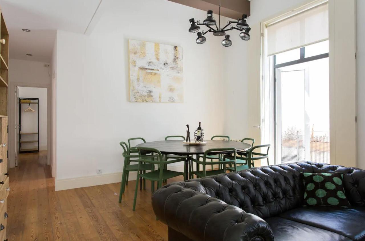 Beautiful 3-Story House In Chiado With A 40M² Private Terrace Lejlighed Lisboa Eksteriør billede