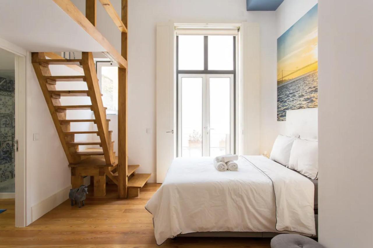 Beautiful 3-Story House In Chiado With A 40M² Private Terrace Lejlighed Lisboa Eksteriør billede