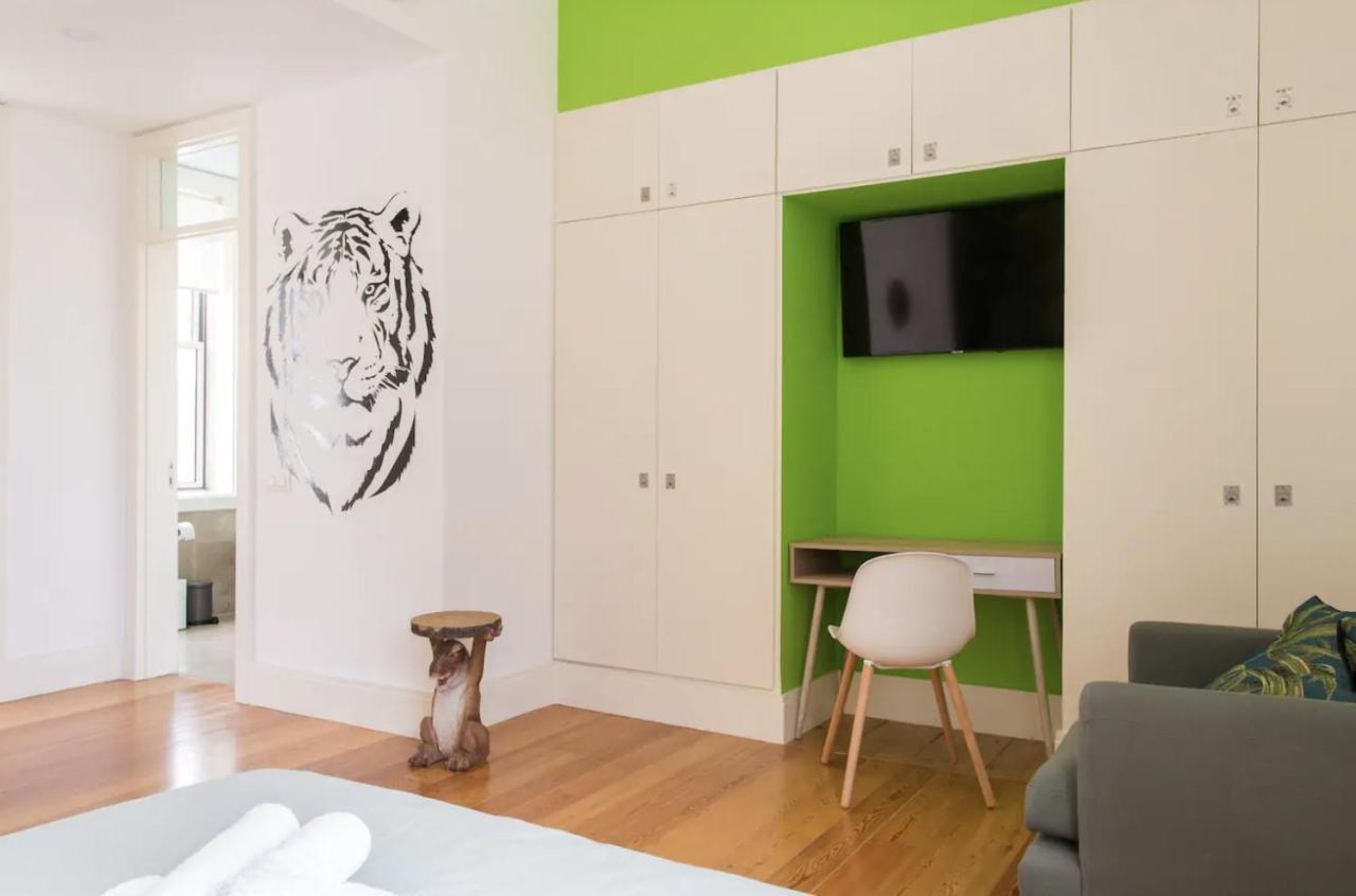 Beautiful 3-Story House In Chiado With A 40M² Private Terrace Lejlighed Lisboa Eksteriør billede