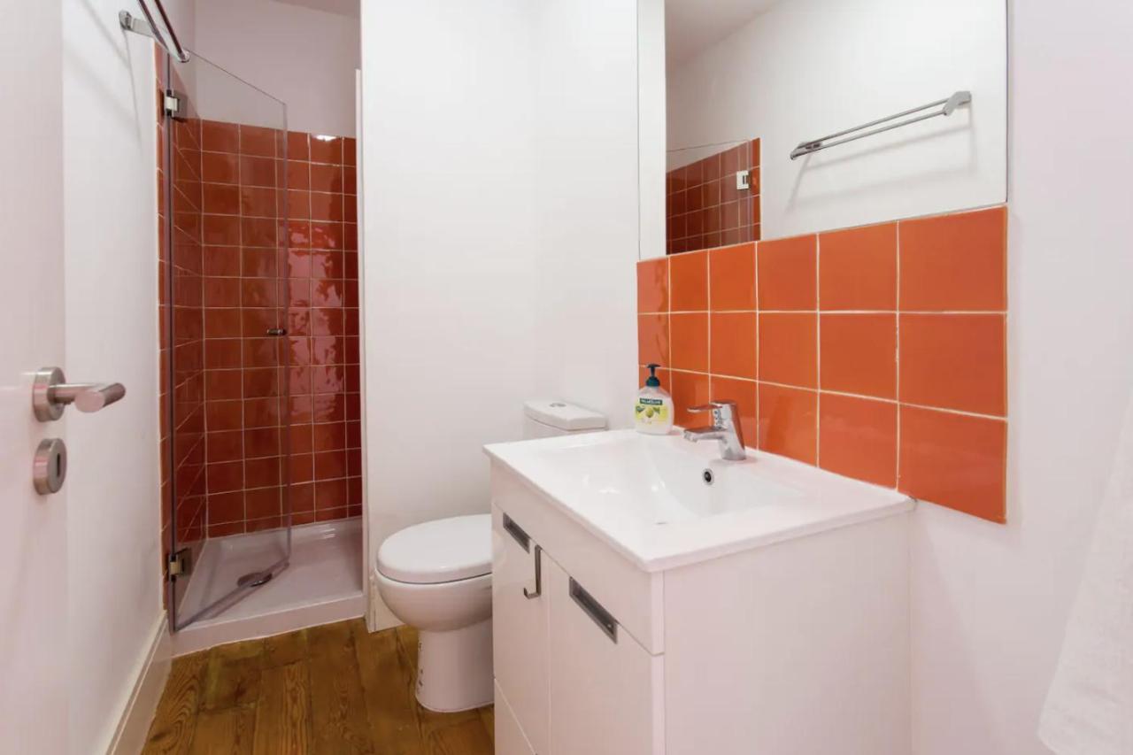 Beautiful 3-Story House In Chiado With A 40M² Private Terrace Lejlighed Lisboa Eksteriør billede