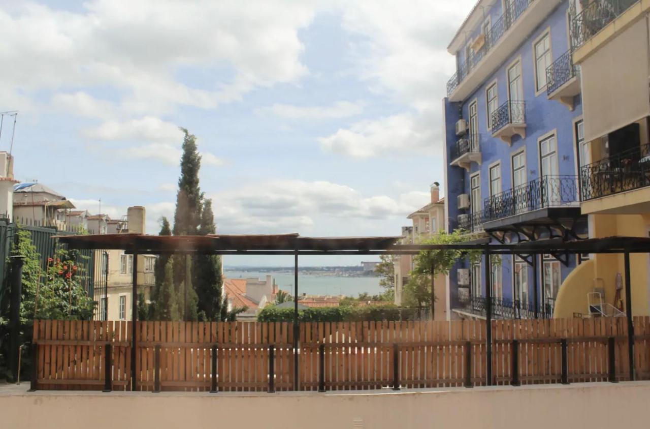 Beautiful 3-Story House In Chiado With A 40M² Private Terrace Lejlighed Lisboa Eksteriør billede
