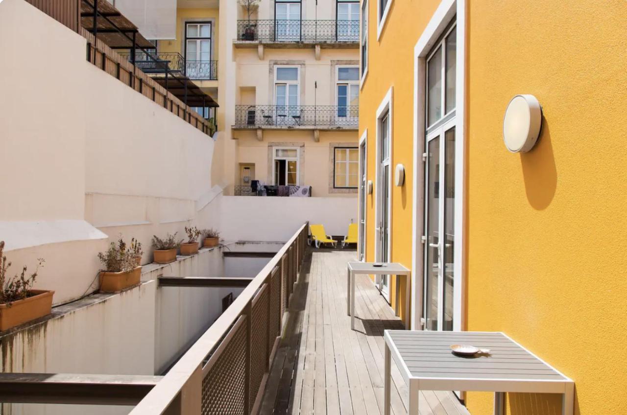 Beautiful 3-Story House In Chiado With A 40M² Private Terrace Lejlighed Lisboa Eksteriør billede